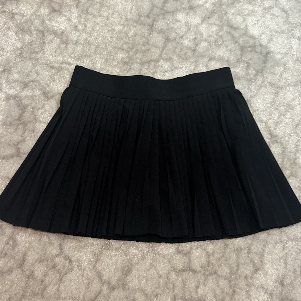 TNA Aritzia skirt never worn